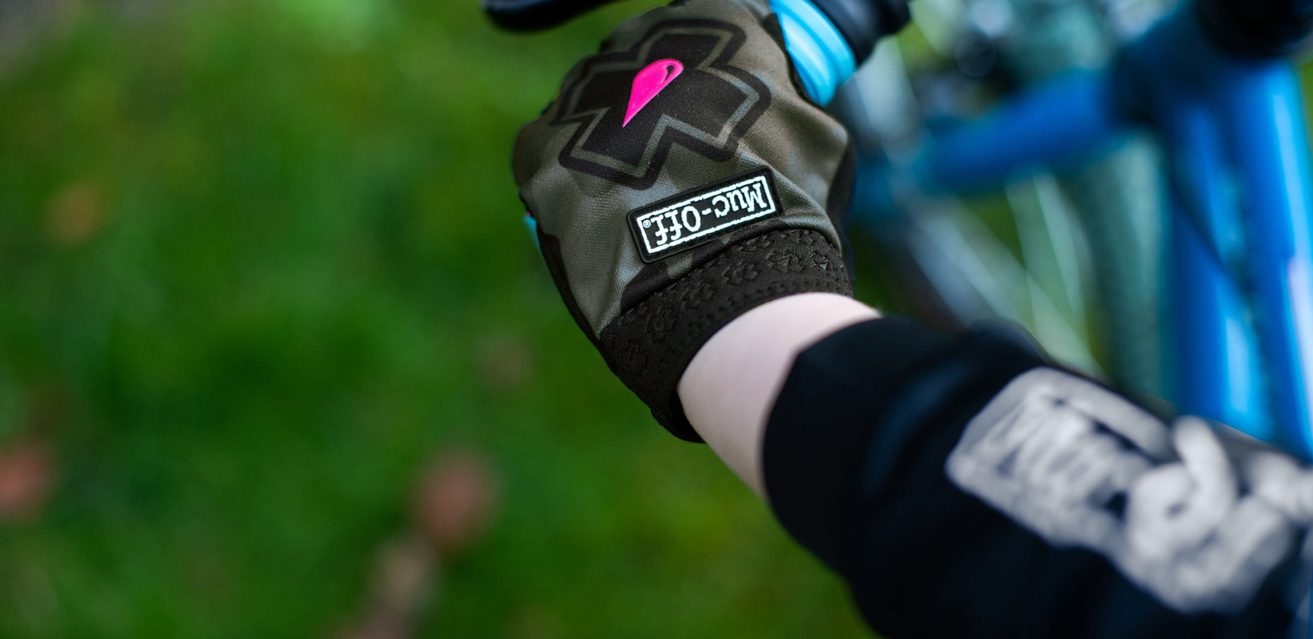 Muc off store bike gloves