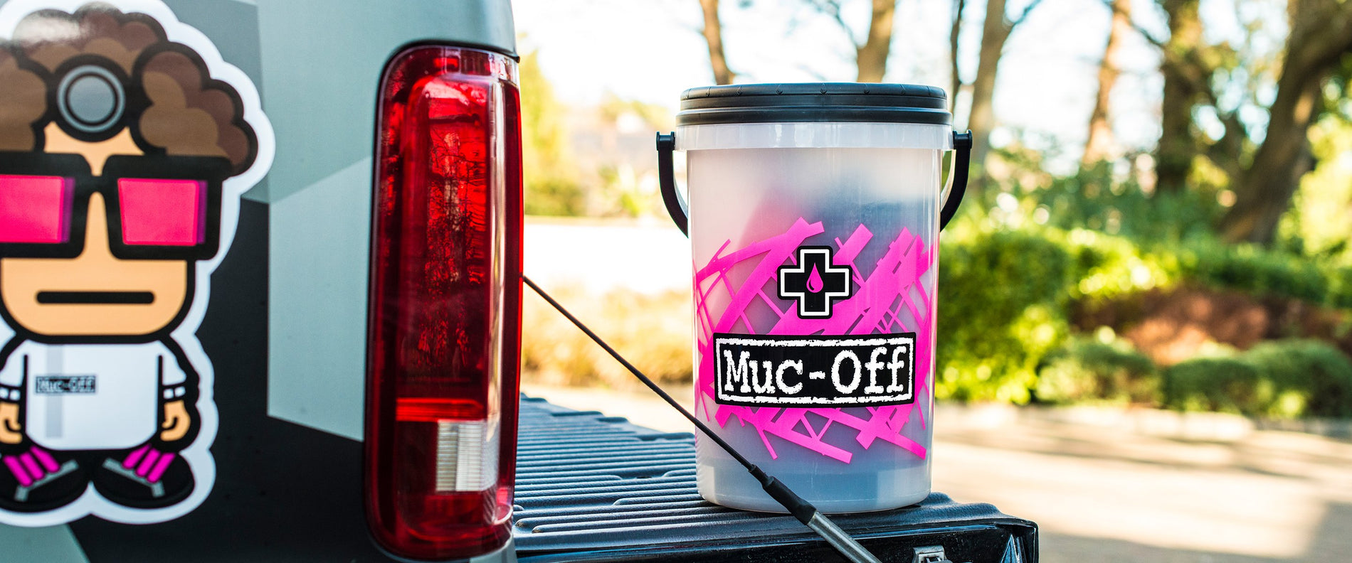 Muc Off Powersports Dirt Bucket Kit– Moto Central