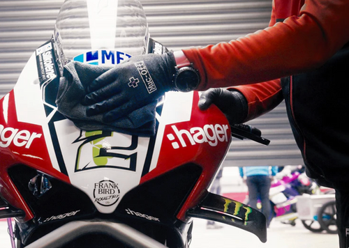 Muc-Off se asocia con PBM Racing para el Campeonato Británico de Superbikes 2025