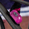 Botella Muc-Off x Fidlock Twist 450 ml - Rosa + Base para bicicleta